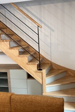 Aménagement sous-escalier : aucun espace perdu 

#rangement#lameziere...