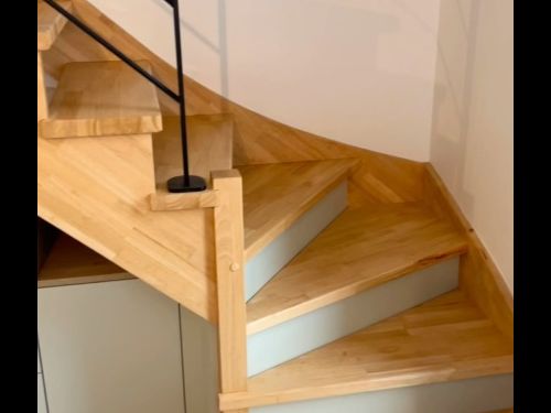 Meuble sur-mesure sous escalier 
#fabricationfrancaise🇫🇷 #joinerywork #meublesousescaliersurmesure