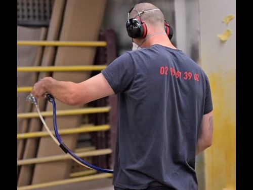 🎬 Dans les coulisses de ACN Agencement
Aujourd’hui, notre équipe est à l’atelier pour l’usinage...