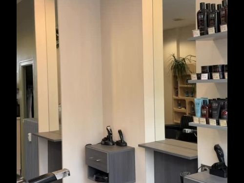 Projet salon de coiffure 💇🏻♀️
Suite à un dégât des eaux, ce projet a été entièrement repensé...