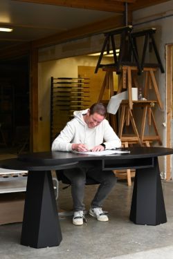 Bureau sur mesure disponible à la vente 💼
Nous avons réalisé un bureau élégant et fonctionnel,...